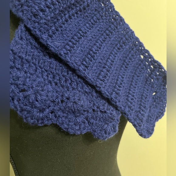 NWT Knana Knots Coat Scarf, Navy Blue, Warm Cozy Sophisticated - Picture 3 of 3